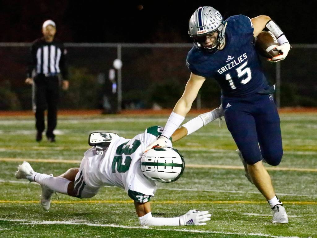 Standout running back Trey Leckner and Glacier Peak face perennial KingCo 4A power Bothell in the Grizzlies first state playoff appearance since moving up to 4A in 2016. (Kevin Clark / The Herald)