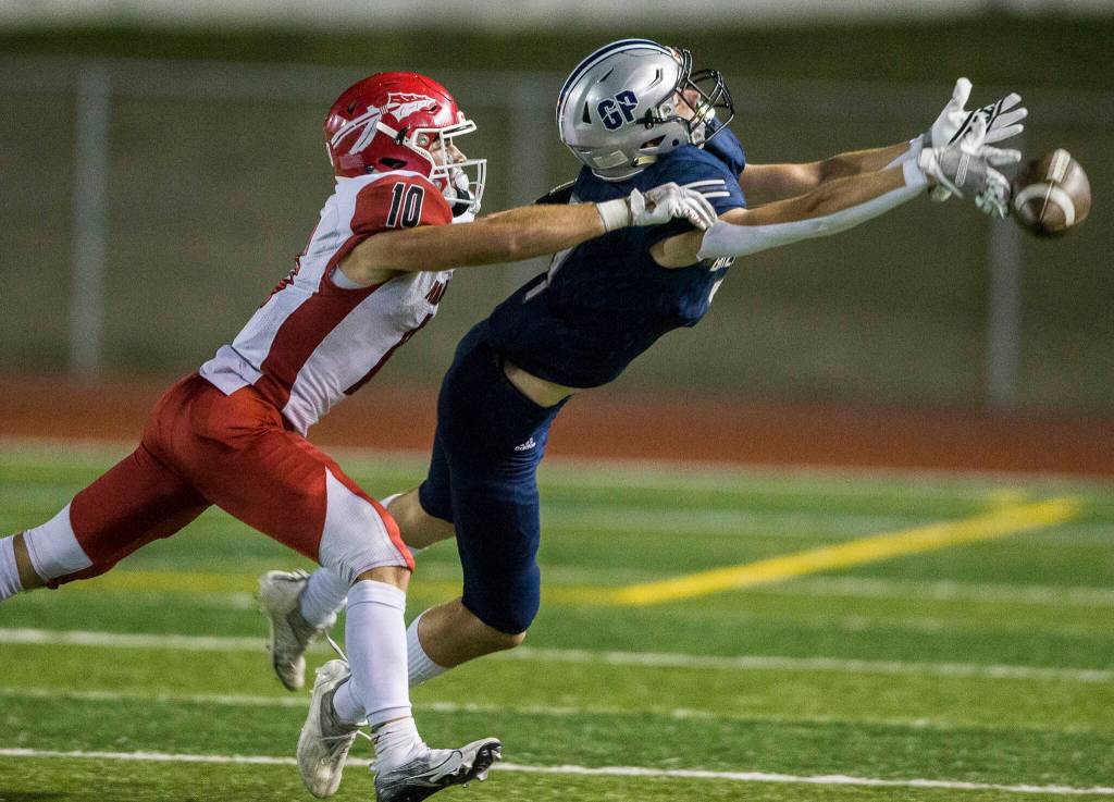 Marysville Pilchucks Jordan Velasquez in coverage against Glacier Peak during a game Sept. 24 in Snohomish. (Olivia Vanni / The Herald)