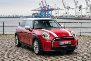 The 2022 Mini Cooper is available in two-door or four-door hardtop models. A two-door soft-top convertible model is also offered. (Manufacturer photo)