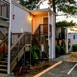 Whispering Pines Apartments complex in Lynnwood. (Kevin Clark / Herald file)