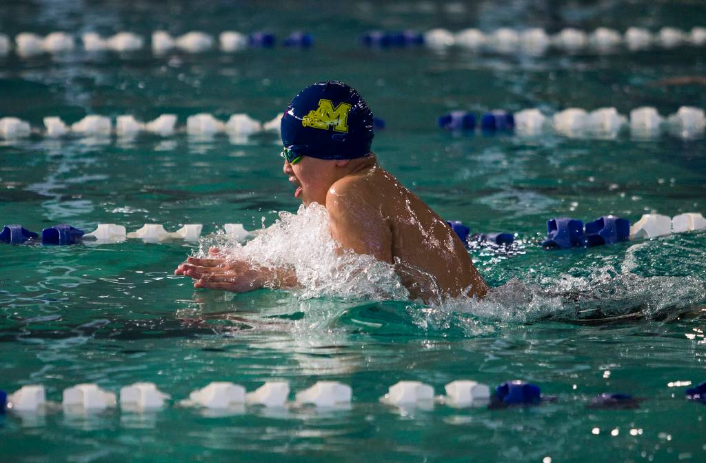 Marinerճ Vyron Domingo swims in the 200 Yard IM during the 4A Boys Districts swim meet on Saturday, Feb. 12, 2022 in Snohomish, Wa. (Olivia Vanni / The Herald)