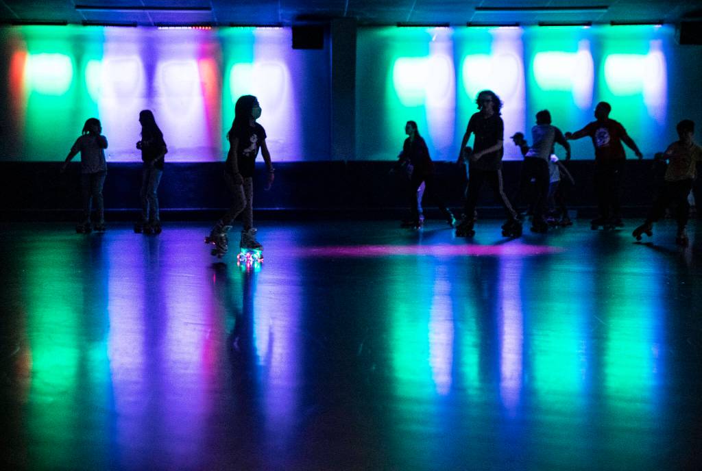 People skate during the final open skate session at the Everett Skate Deck on Sunday. (Olivia Vanni / The Herald)