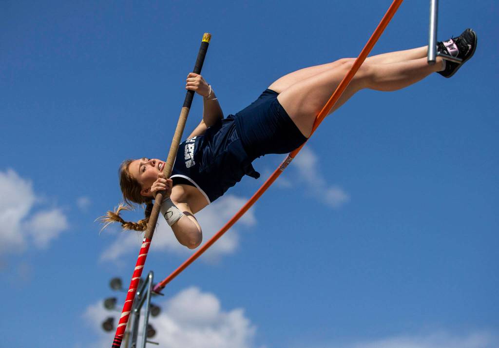 Glacer Peak senior Katherine Streissguth placed second in the girls pole vault. (Olivia Vanni / The Herald)