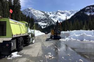 Crews finish clearing the roadway on SR 20. (Washington State Department of Transportation)