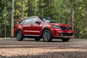 The 2022 Kia Sorento Hybrid has three rows of seats, including middle-row captain’s chairs, for a total capacity of six passengers. (Manufacturer photo)