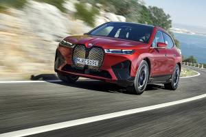 BMW’s kidney grille is present on the 2022 iX xDrive50, but it’s completely blocked off. (Manufacturer photo)