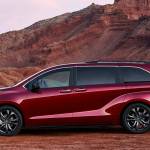 Sheet-metal creases and strong angles give the 2022 Toyota Sienna minivan a sharp, stylish appearance. (Toyota)