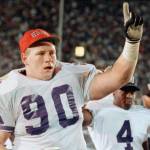 Washington's Steve Emtman leaves the field displaying the numberone sign after Washington's 34-14 win over Michigan in the Rose Bowl in Pasadena, Calif., Jan. 1, 1992. Emtman and Washington's quarterback Billy Joe Hobert were named co-MVPs of the game. (AP Photo/Bob Galbraith)