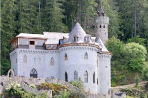 A view of Castle Von Frandsen from Lake Pend Oreille. (Photo by CAROLINE LOBSINGER)

Bonner County Daily Bee