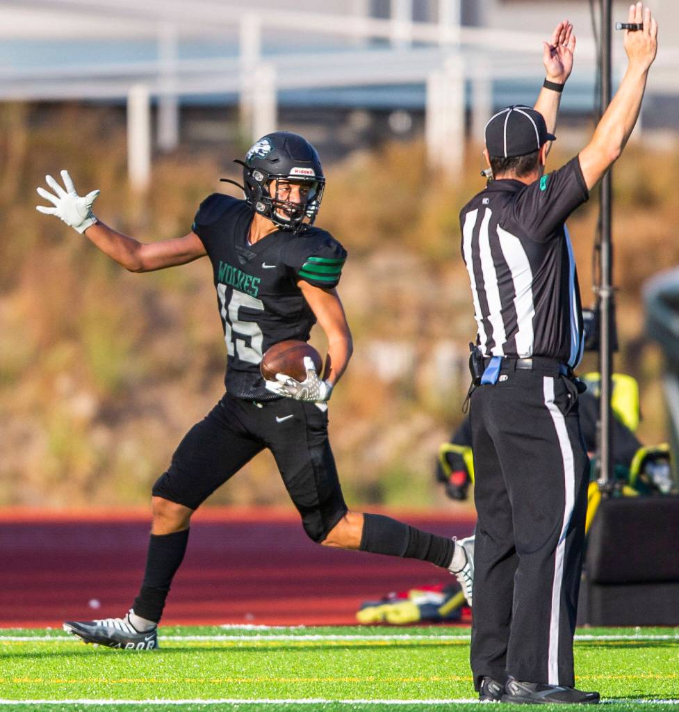 Jacksons Joseph Eichhorn gets a touchdown during the game against Cascade on Friday, Sept. 23, 2022 in Everett, Washington. (Olivia Vanni / The Herald)