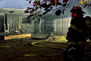 A fire at a duplex in Lynnwood injured one Thursday evening. (South County Fire)