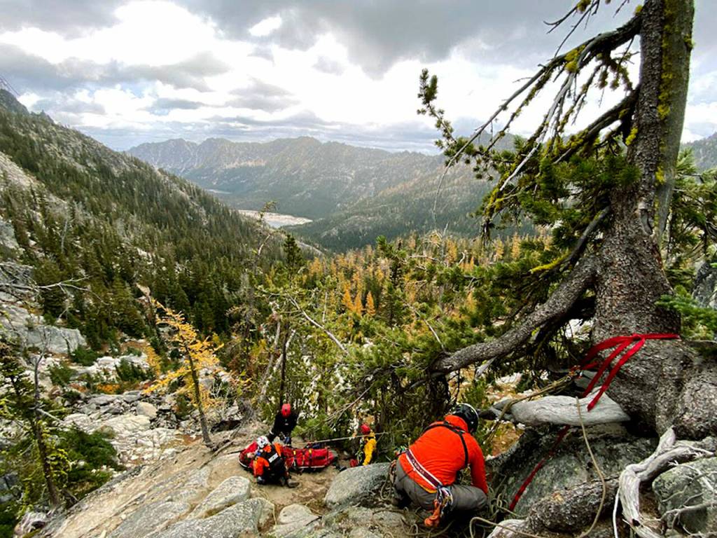 Crews tie ropes to a tree in the Enchantments in the search and rescue mission of hiker Benedict Delahunty on Oct. 10. (Snohomish County Helicopter Rescue Team)