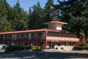 The City of Arlington filed a lawsuit seeking the closure of the Smokey Point Motor Inn because of excessive criminal activity on the property. Tuesday, Sept. 21, 2021 in Arlington, Washington.  (Andy Bronson / The Herald)