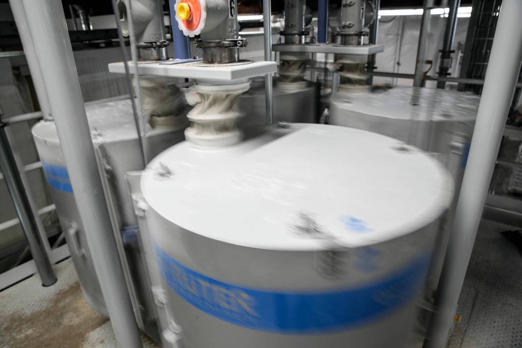 Four shifters agitate and vibrate to produce flour at Cairnspring Mills on Sept. 20, in Burlington. (Kevin Clark / The Herald)