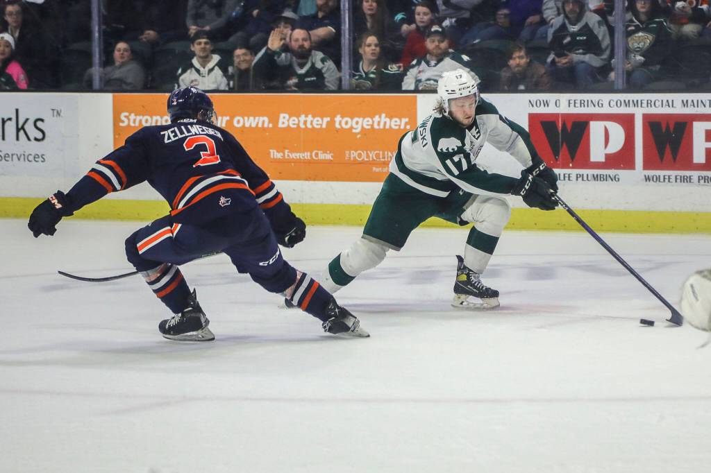 Silvertips Jackson Berezowski (17) moves with the puck during a game between the Silvertips and Kamloops Blazers at the Angel of the Winds Arena on Friday, Jan. 13, 2023. The Silvertips fell to the Kamloops, 3-6. (Annie Barker / The Herald)