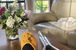 Caption: A mom’s unpaid labor to her house each week: $300.