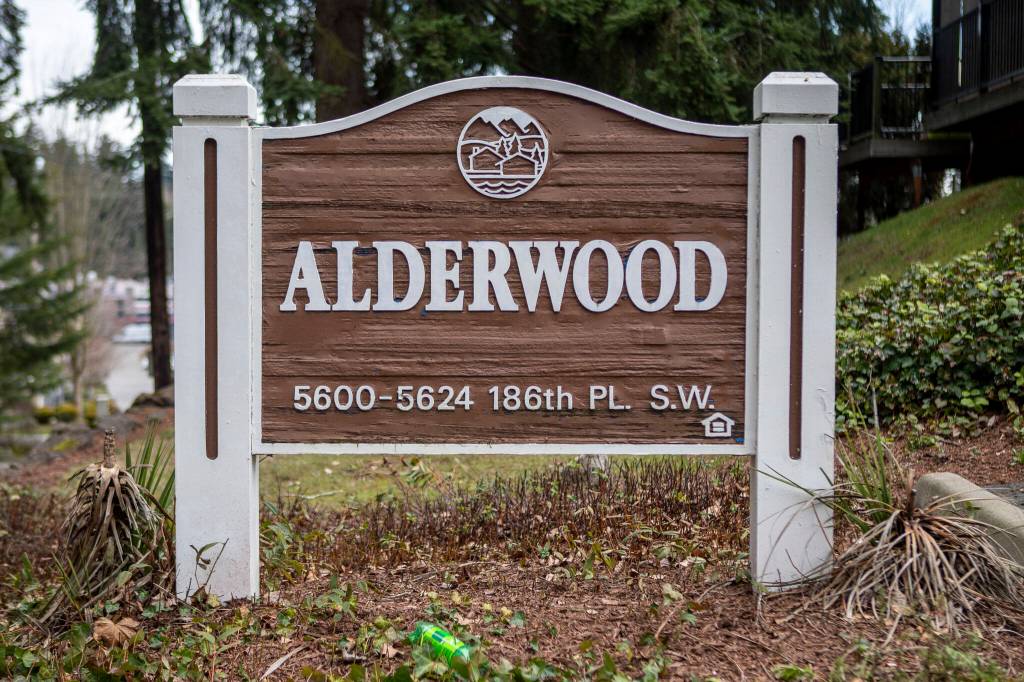 Alderwood Manor, a HASCO building, on Feb. 2, in Lynnwood. (Annie Barker / The Herald)
Alderwood Manor, a HASCO building, on Feb. 2, in Lynnwood. (Annie Barker / The Herald)