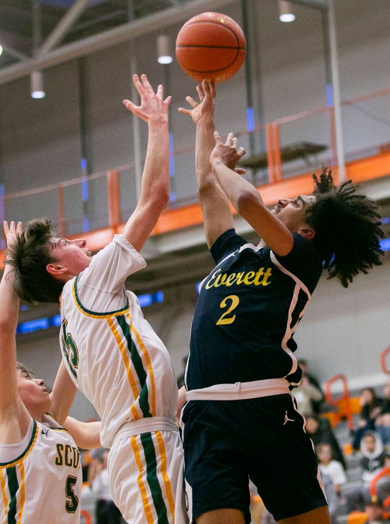 Everetts Isaiah White has his lay up blocked during the game against Shorecrest on Friday, Feb. 17, 2023 in Everett, Washington. (Olivia Vanni / The Herald)