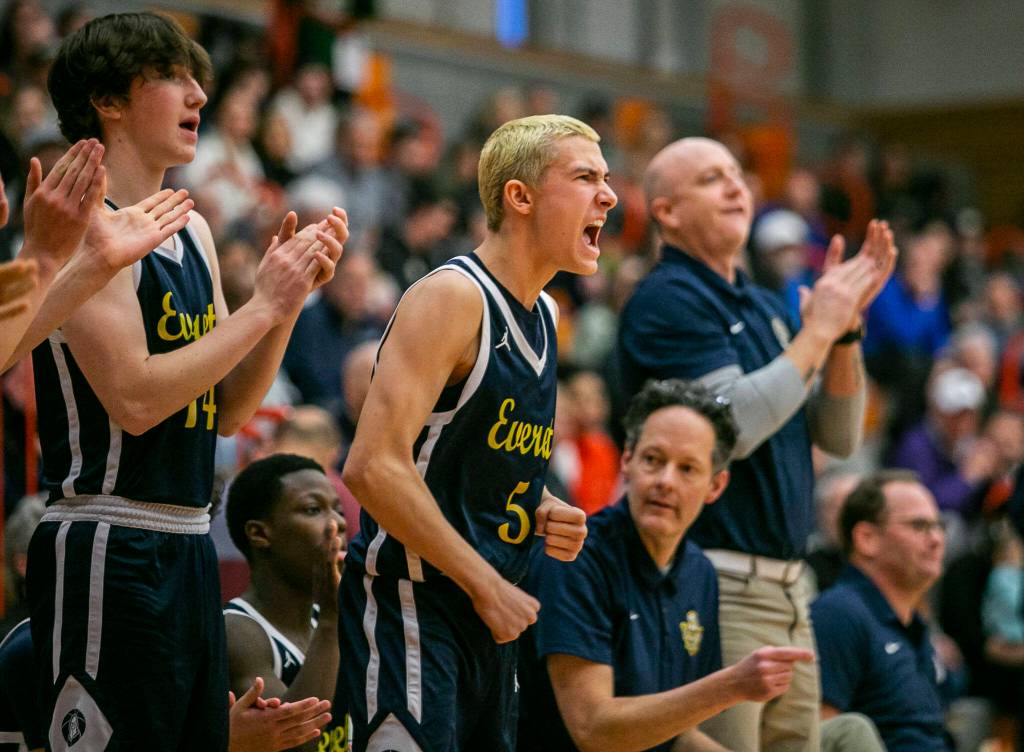 Everetts Jakob Taft reacts to a score by a teammate during the game against Marysville Getchell on Saturday, Feb. 18, 2023 in Everett, Washington. (Olivia Vanni / The Herald)