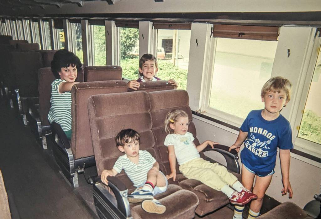 Cheryl Harris (left) with her four children. (Family photo)