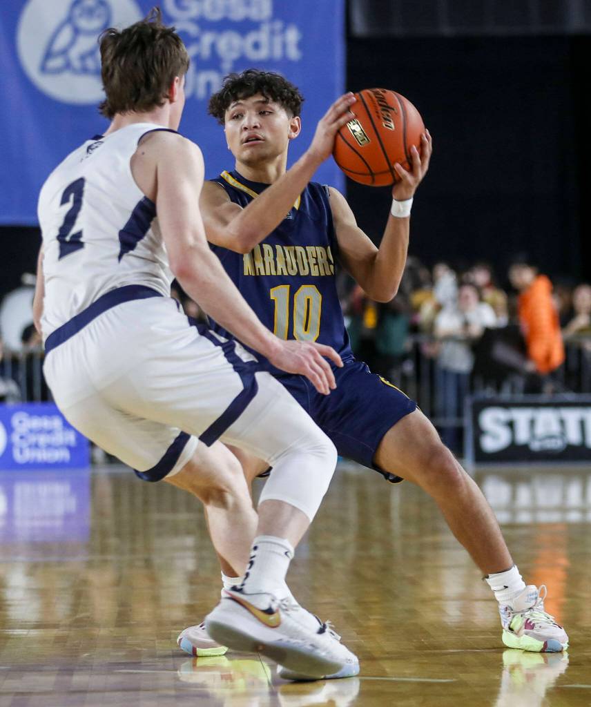 Mariners Michael Sully (10) moves with the ball during a 3A boys game in the Hardwood Classic between Gonzaga Prep and Mariner at the Tacoma Dome in Tacoma, Washington on Wednesday, March 1, 2023. The Marauders fell, 79-69. (Annie Barker / The Herald)