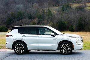 2023 Mitsubishi Outlander PHEV (Mitsubishi)