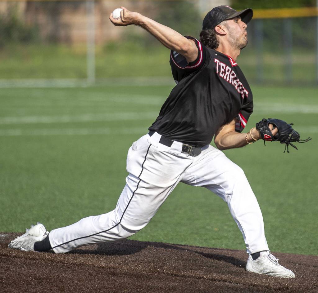 Mountlake Terraces Jack Glover (34) pitches during a game between Mountlake Terrace and Auburn Riverside in Mountlake Terrace, Washington on Tuesday, May 16, 2023. Mountlake Terrace won, 13-3. (Annie Barker / The Herald)