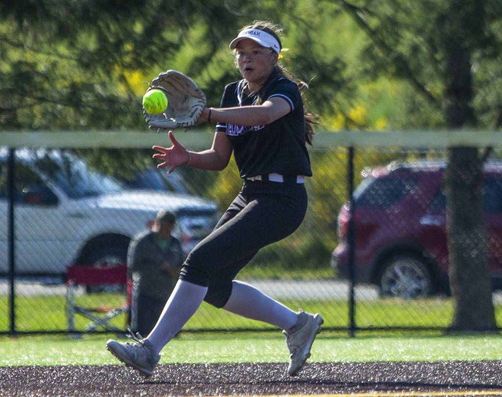 Kamiaks Aliya Boonsripisal fields the ball during the game against Skyline on Friday, May 19, 2023 in Everett, Washington. (Olivia Vanni / The Herald)