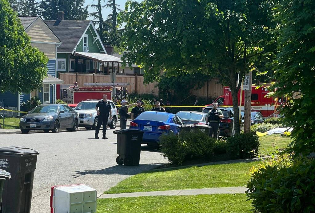 Law enforcement respond to a shooting near the 800 block of Linden Street on Friday May 19, 2023 in Everett Washington. (Photo provided by Breanna Fahsholtz)