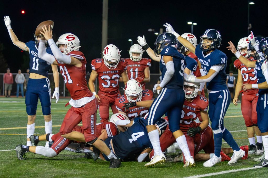 Snohomishs Zayah Nelson (31) comes up with the ball after an onside kick during a game against Glacier Peak on Sept. 1, 2023, at Snohomish High School. (John Gardner / Pro Action Image)