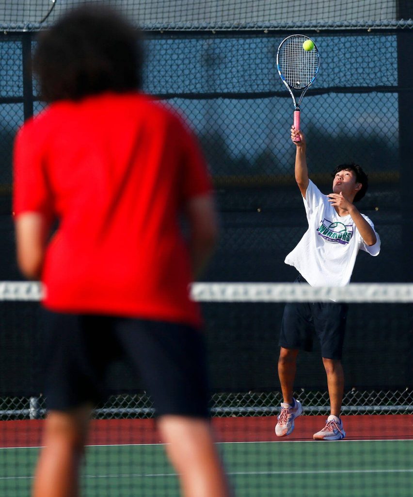 Snohomish and Edmonds-Woodway doubles teams go head-to-head on Wednesday, Sept. 13, 2023, at Snohomish High School in Snohomish, Washington. (Ryan Berry / The Herald)