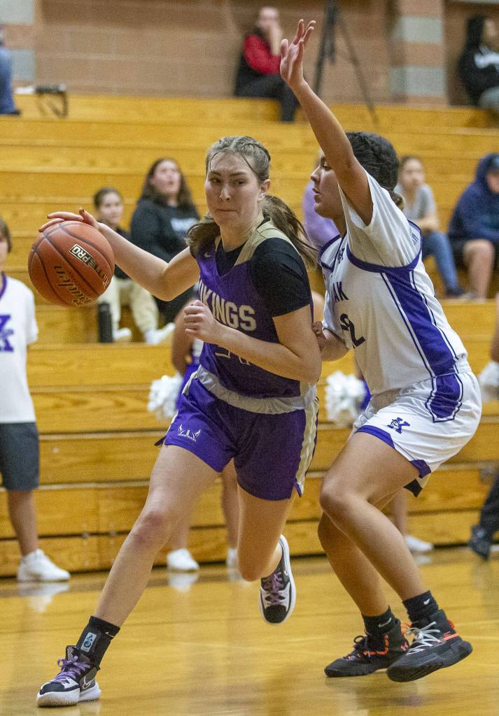 Lake Stevens Kamryn Wenz drives to the hoop during the game against Kamiak on Wednesday, Jan. 3, 2024 in Mukilteo, Washington. (Olivia Vanni / The Herald)