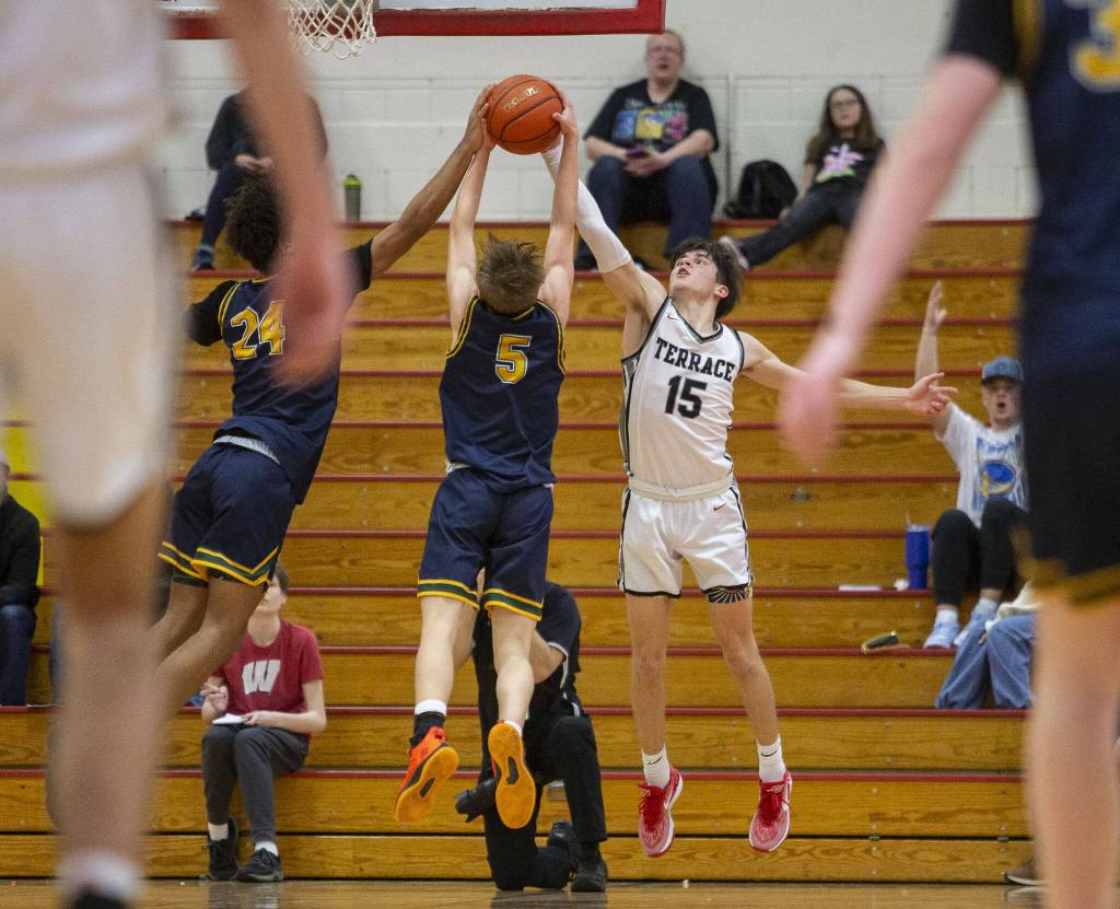 Mountlake Terraces Jaxon Dubiel blocks a shot during the game against Shorecrest on Tuesday in Marysville. (Olivia Vanni / The Herald)