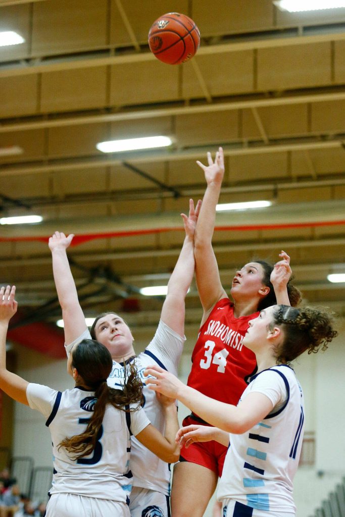 Snohomishs Tyler Gildersleeve-Stiles scores in the paint against Meadowdale during the 3A District One Semifinals on Wednesday, Feb. 14, 2024, at Marysville Pilchuck High School in Marysville, Washington. (Ryan Berry / The Herald)