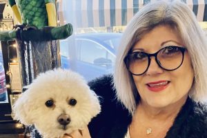 When I was going through cancer, I encountered numerous obstacles to care, Robin Sparks says, a certified cancer patient navigator with the center. In the infusion chair, I decided to help others remove those barriers so they could have a better quality of life while fighting cancer. Photo courtesy of C-Suite Center for Hope.