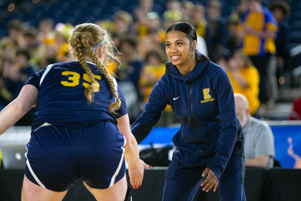 Everetts Mylie Wugumgeg greets the Seagull starters during the introductions to a WIAA 3A Girls Basketball quarterfinal against Garfield on Thursday, Feb. 29, 2024, at the Tacoma Dome in Tacoma, Washington. (Ryan Berry / The Herald)