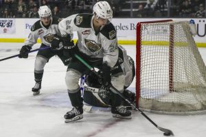 Silvertips’ Tarin Smith (24) moves with the puck during a game between the Everett Silvertips and Victoria Royals at the Angel of the Winds Arena on Saturday, Sept. 23, 2023. The Silvertips won, 5-3. (Annie Barker / The Herald)