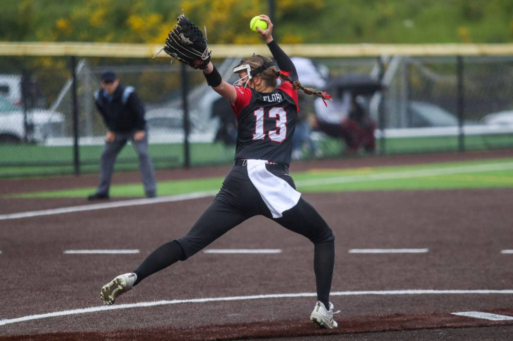 Snohomishs Alex Flohr (13) pitches during a Class 3A District 1 softball championship game between Snohomish and Everett at Phil Johnson Fields in Everett, Washington on Thursday, May 16, 2024. Everett won, 10-0. (Annie Barker / The Herald)
