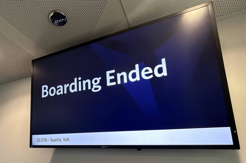 A sign reads Boarding Ended at Gate M9 in Terminal 5 of OHare International Airport on Tuesday, May 21, 2024. (Jordan Hansen/The Herald)