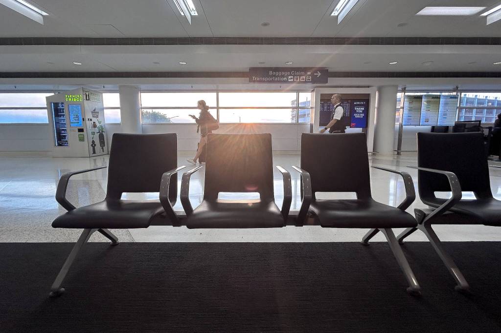 Early morning sunshine peeks into Terminal 5 on Tuesday, May 21, 2024 at O'Hare International Airport in Chicago, Illinois. (Jordan Hansen/The Herald)