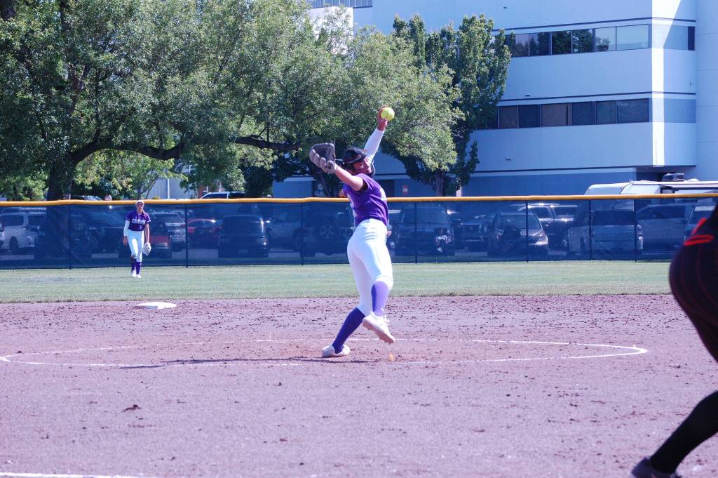 Kamiaks Synclair Mawudeku delivers a pitch against Battle Ground in the first round of the Class 4A state playoffs May 24 at Columbia Playfields in Richland, WA (Aaron Coe / The Herald).