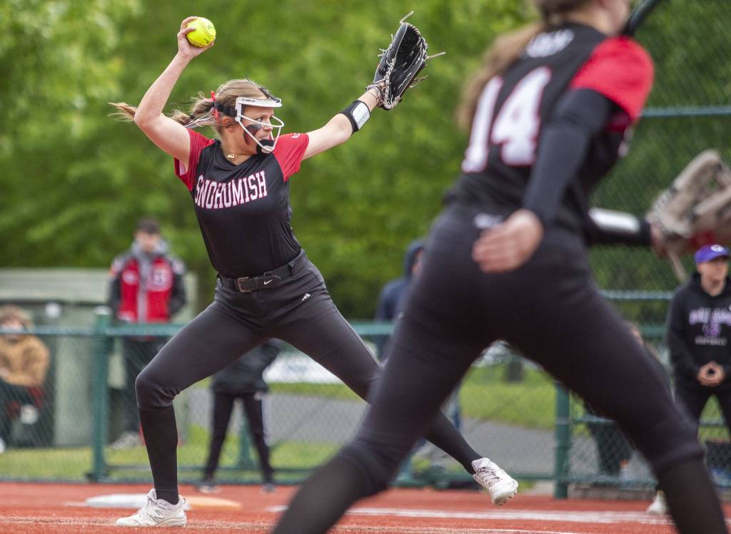 Snohomishs Alexandra Flohr pitches during the Panthers Class 3A state softball semifinal victory over Garfield. (Olivia Vanni / The Herald)