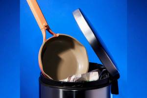 Once-hot direct-to-consumer pots and pans are up for grabs on secondhand marketplaces at steep discounts — or ending in the garbage. (Shawn Michael Jones/The New York Times)
