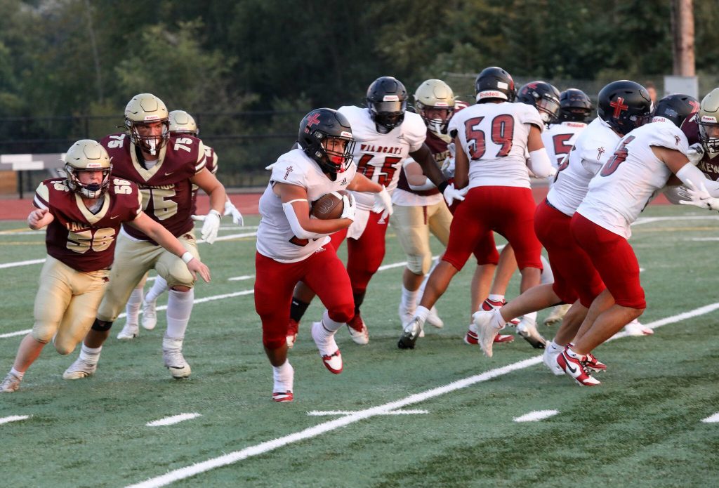 Archbishop Murphy senior running back Jevin Madison runs with the football during the Archbishop Murphy-Lakewood football game at Lakewood High School on Sept. 6, 2024. The Wildcats won 48-24. (Taras McCurdie / The Herald)
