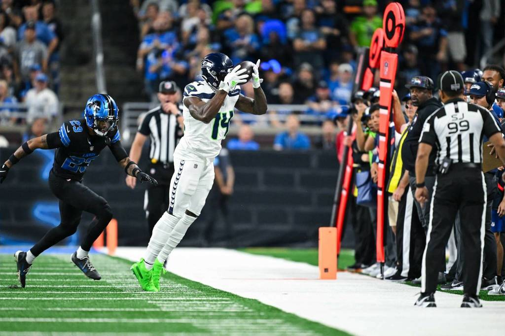 Seahawks receiver DK Metcalf makes a catch on the sideline in a 42-29 loss to Detroit at Ford Field on Monday, Sept. 30. (Photo courtesy of Edwin Hooper / Seattle Seahawks)