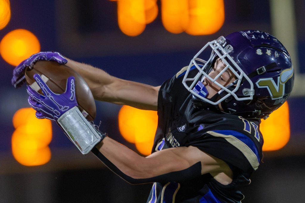 Lake Stevens Cannon Kennard catches a pass during a game against Glacier Peak in Lake Stevens, Wash., on Friday, Oct. 4, 2024. (John Gardner / Pro Action Image)