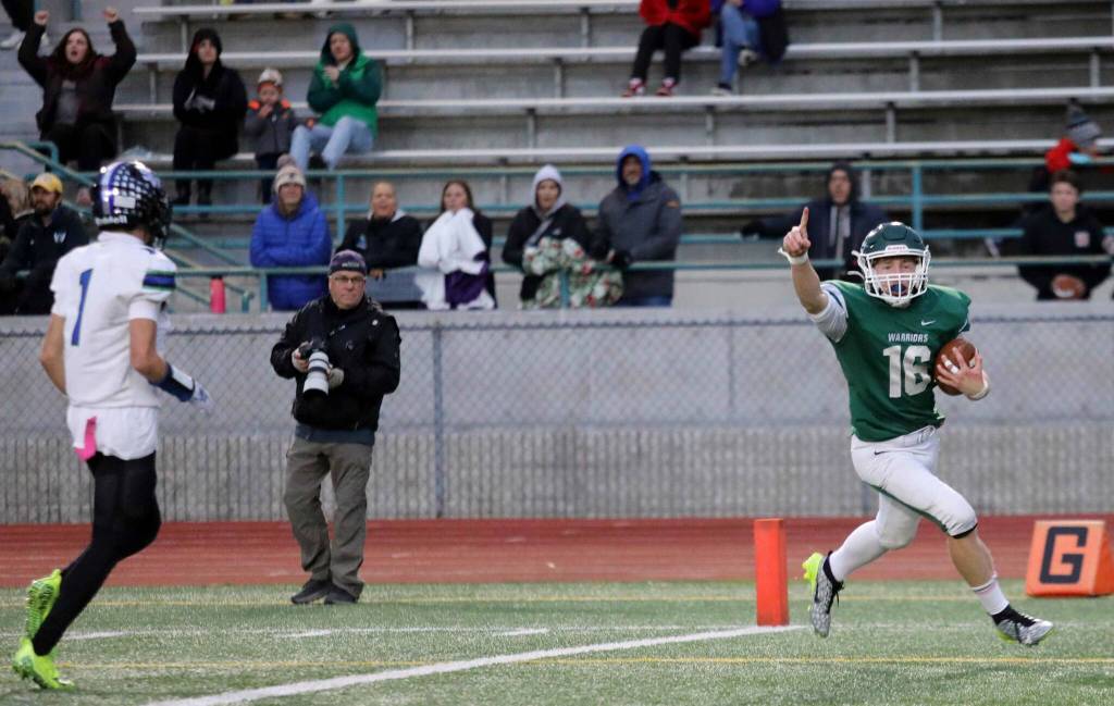 Edmonds-Woodway sophomore running back Nathan Schlack celebrates after scoring a touchdown during a Wesco 3A South matchup against Shorewood in Edmonds, Wash., on Oct. 18, 2024. Shorewood won 31-13. (Taras McCurdie / The Herald)
