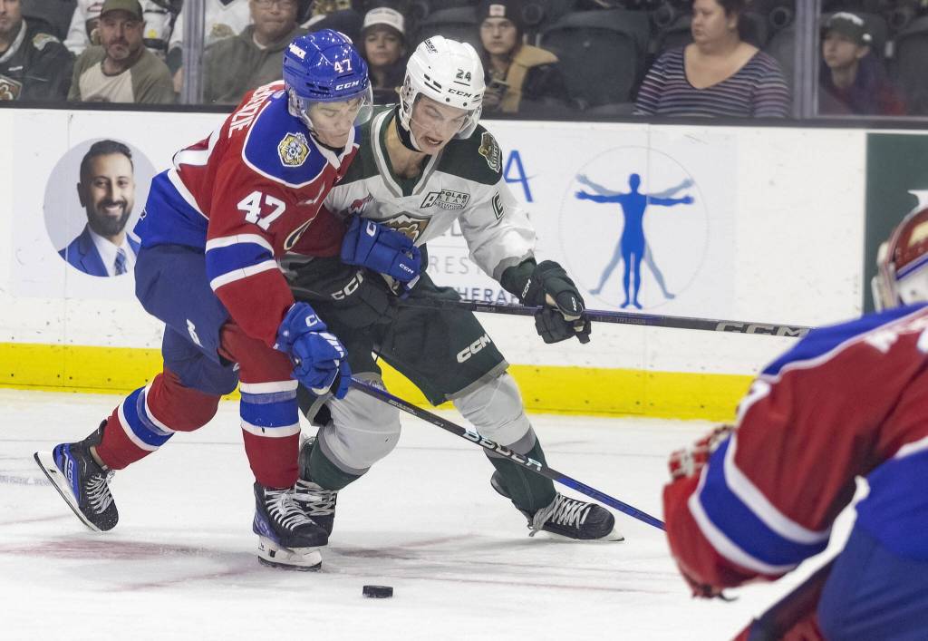 Silvertips Tarin Smith skates after the puck during the game against the Edmonton Oil Kings on Friday, Oct. 25, 2024 in Everett, Washington. (Olivia Vanni / The Herald)