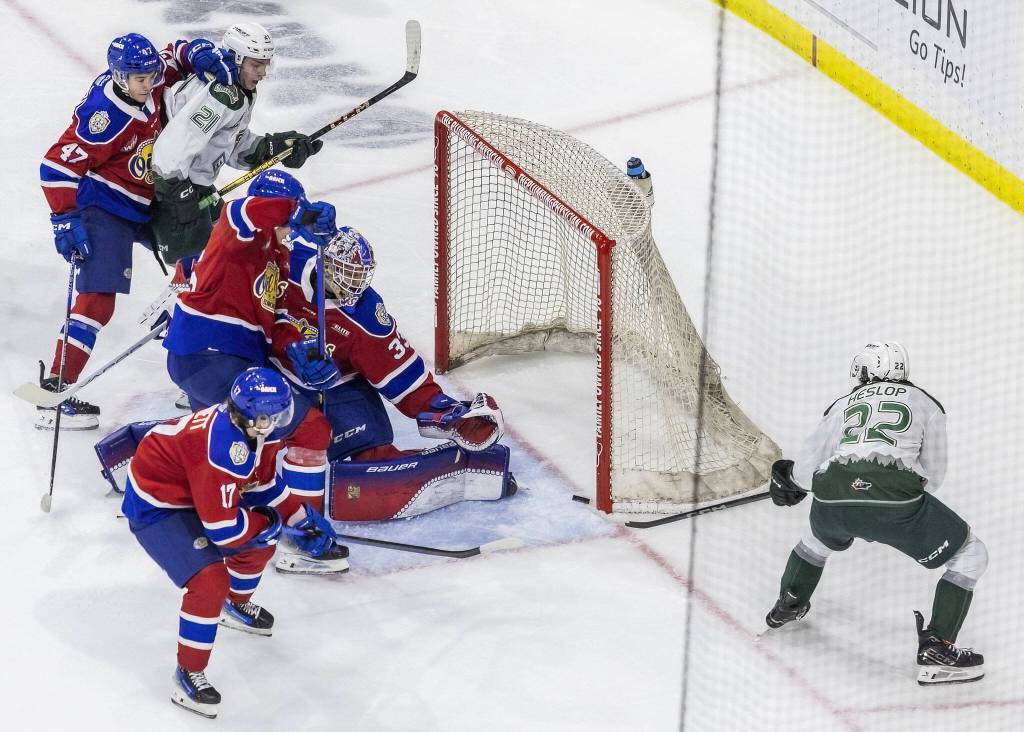Silvertips Jesse Heslop scores a goal during the game against the Edmonton Oil Kings on Friday, Oct. 25, 2024 in Everett, Washington. (Olivia Vanni / The Herald)