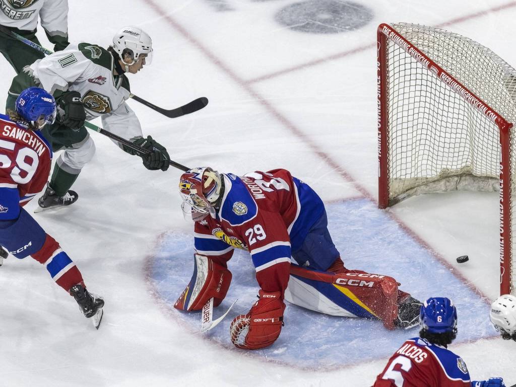 Silvertips Carter Bear scores a goal during the game against the Edmonton Oil Kings on Friday, Oct. 25, 2024 in Everett, Washington. (Olivia Vanni / The Herald)
